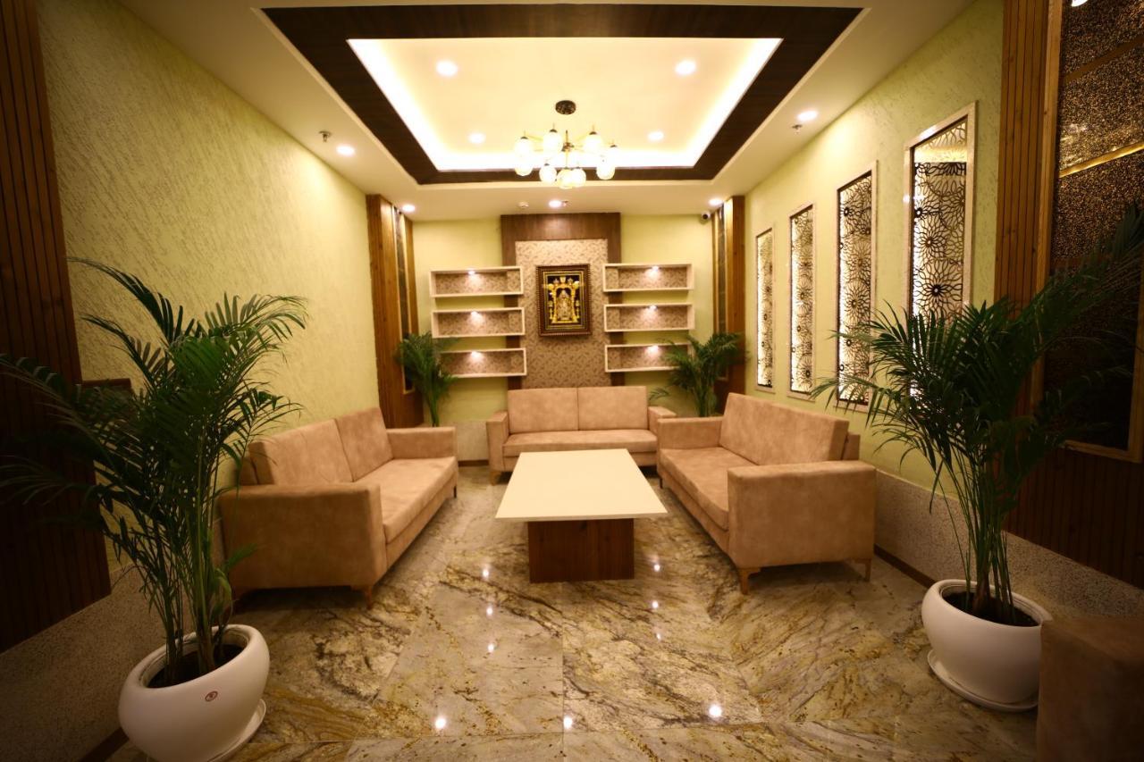 Prime Land Otel Varanasi Dış mekan fotoğraf