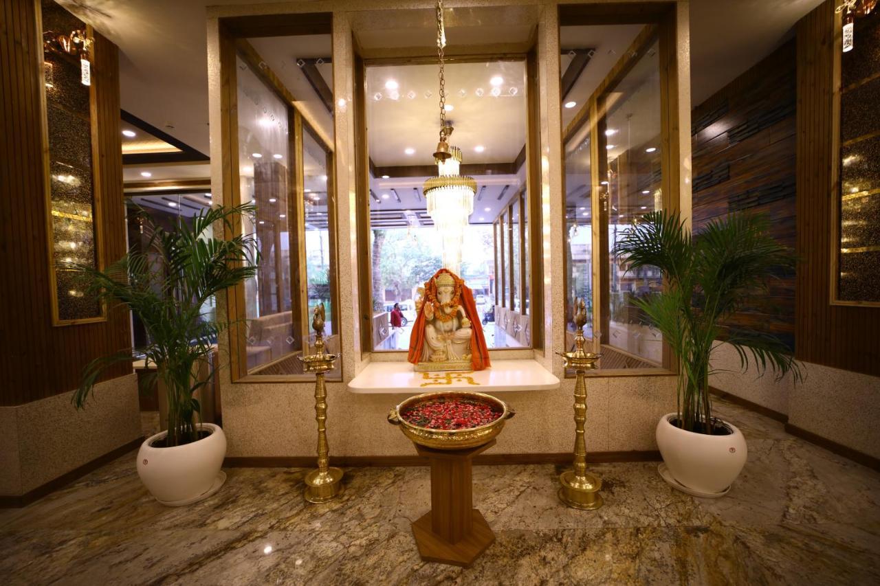 Prime Land Otel Varanasi Dış mekan fotoğraf