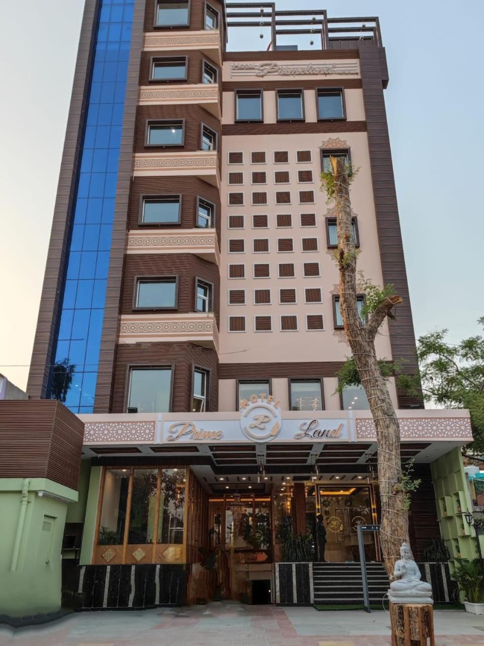 Prime Land Otel Varanasi Dış mekan fotoğraf