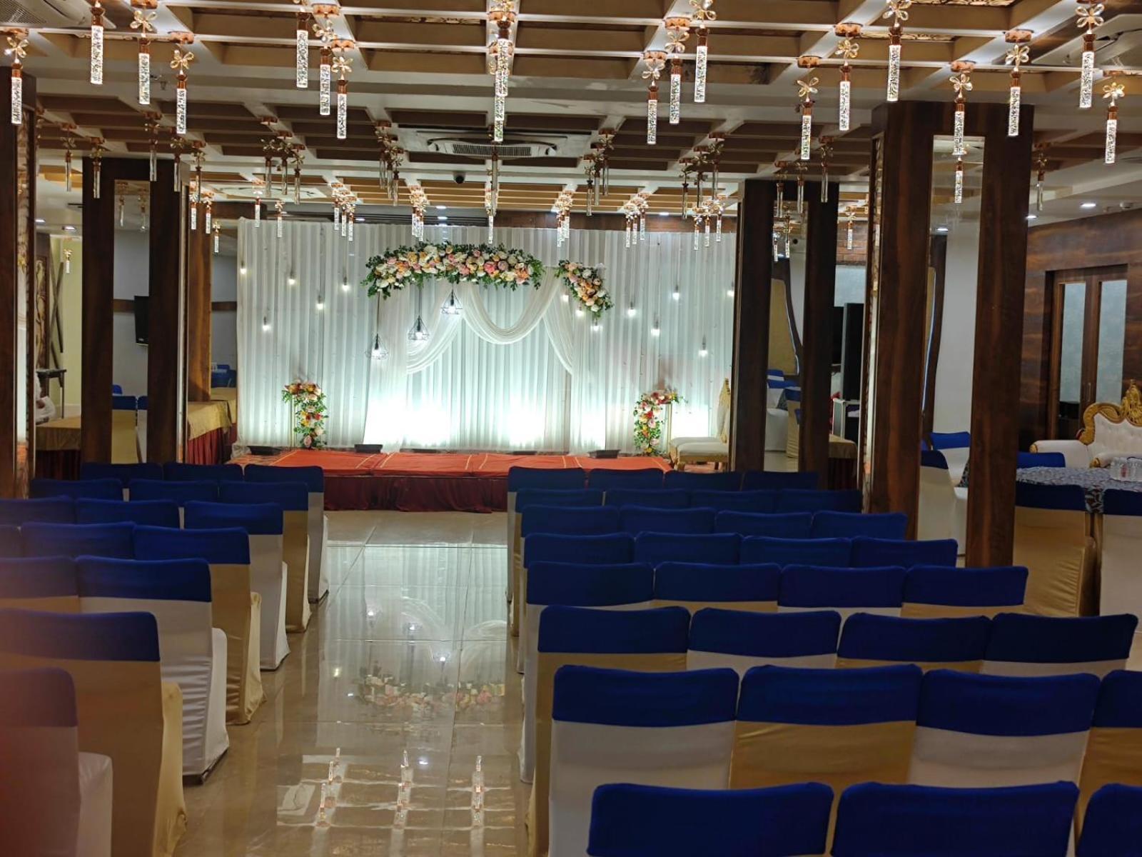 Prime Land Otel Varanasi Dış mekan fotoğraf