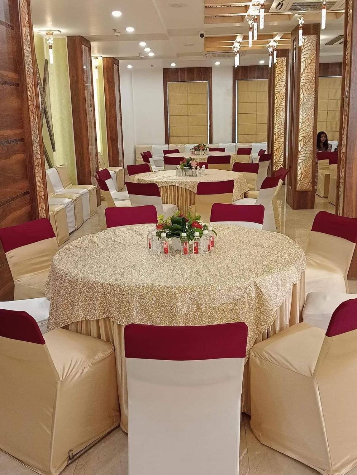 Prime Land Otel Varanasi Dış mekan fotoğraf