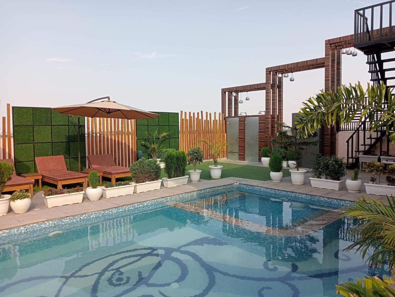 Prime Land Otel Varanasi Dış mekan fotoğraf